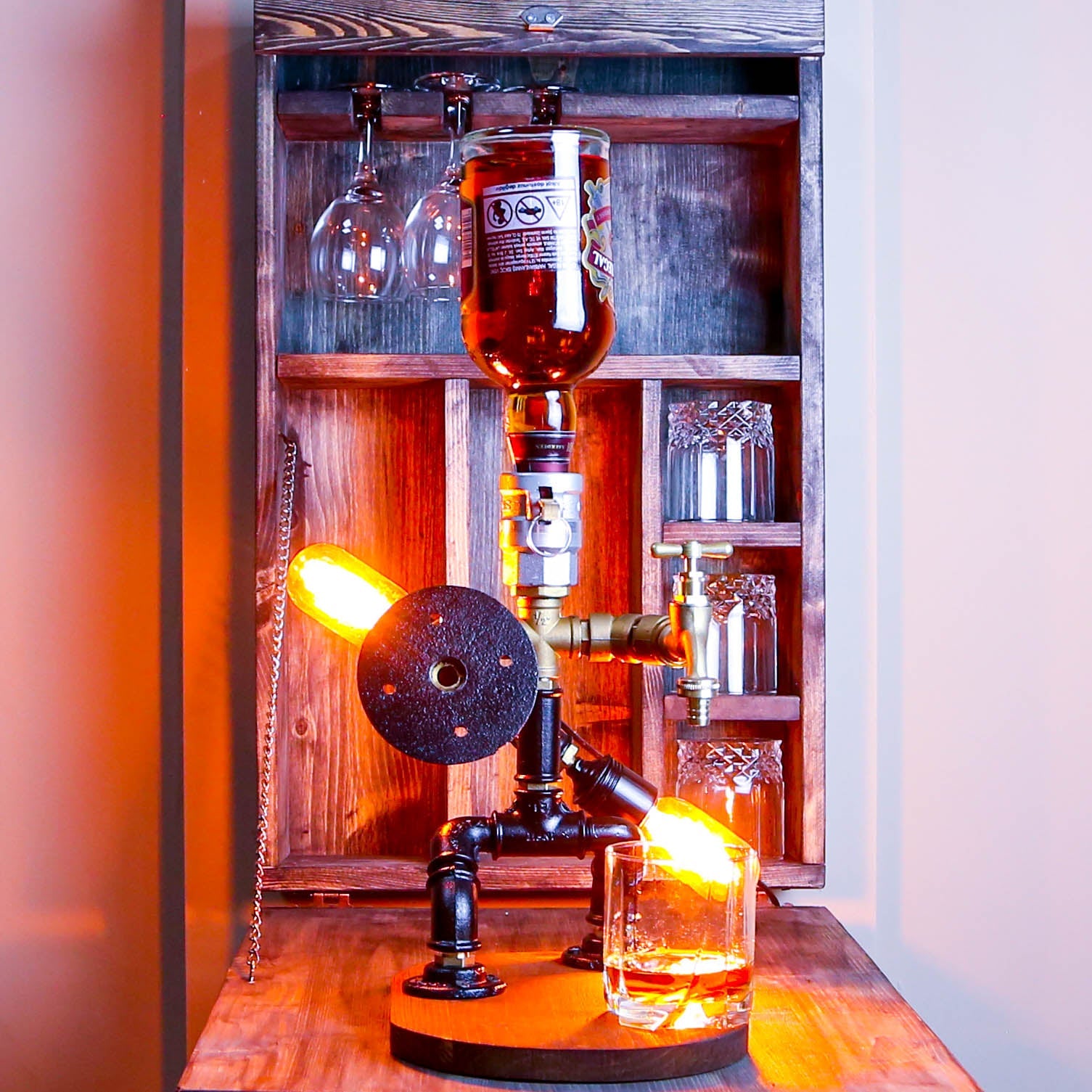 SAVAŞÇI. Lampenser İçki Çeşmesi