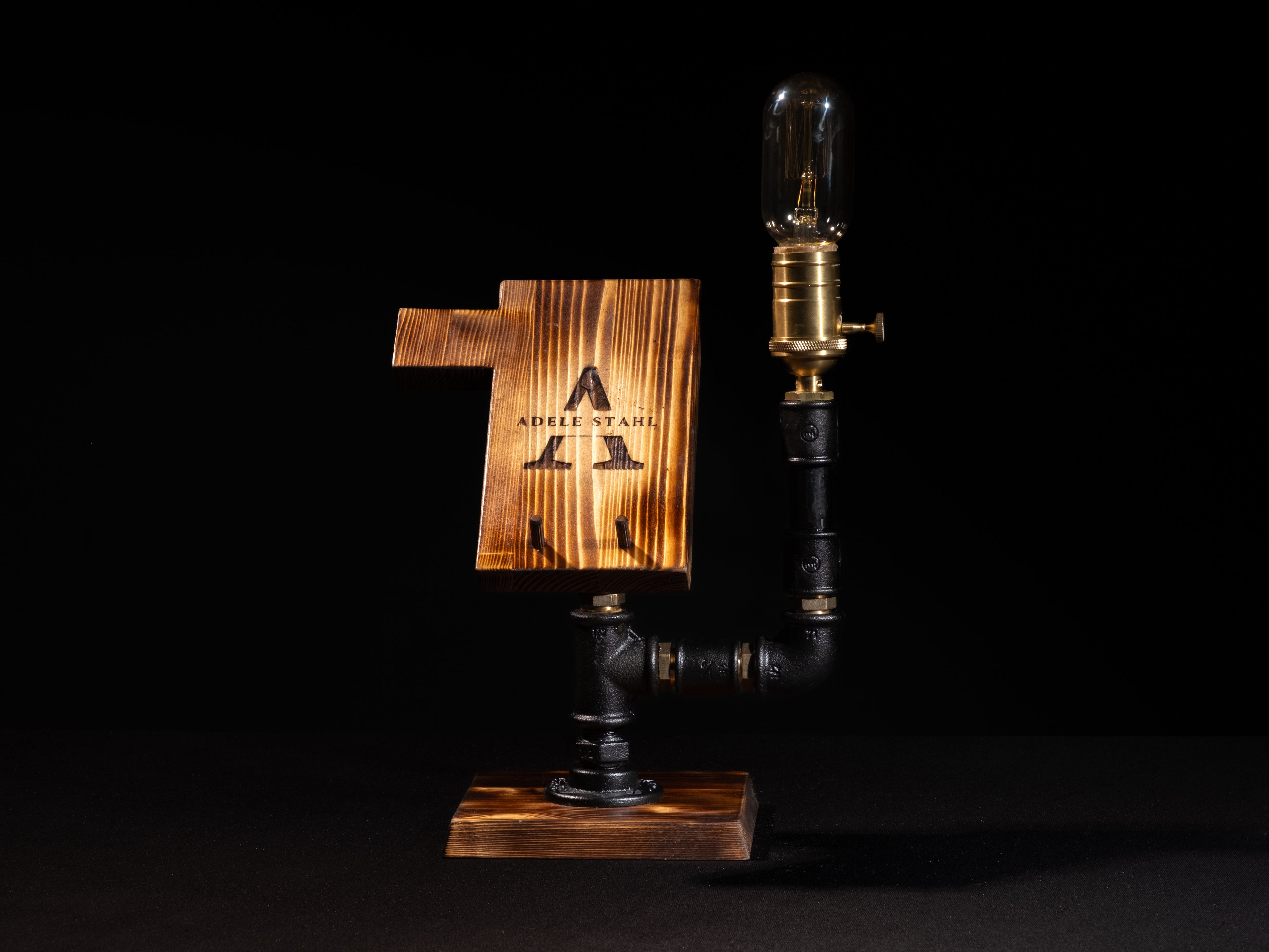 JR. ADELE. Organizatör Gece Lambası