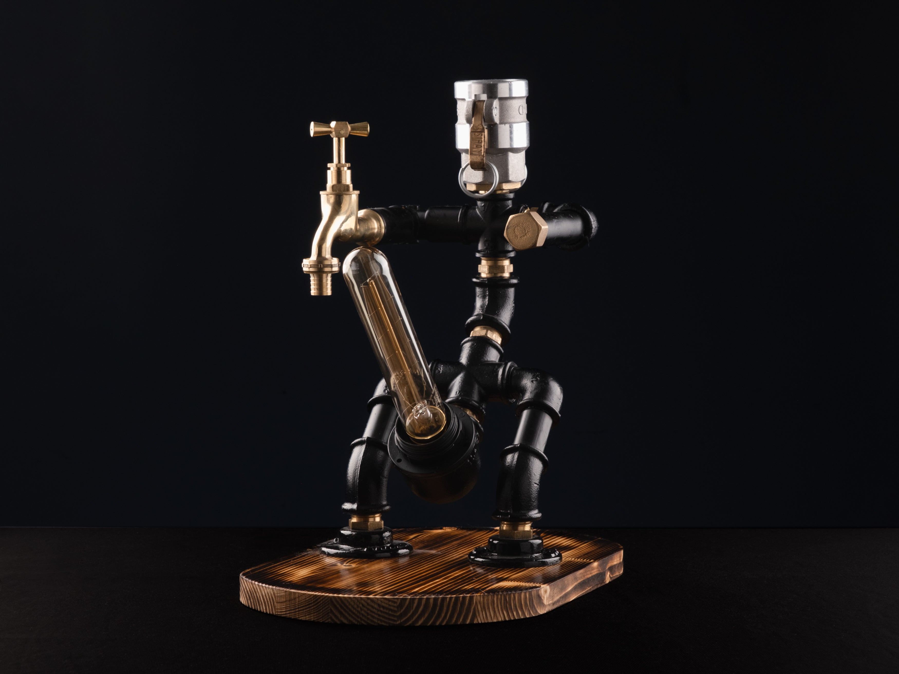 BEREKET TANRISI. Lampenser İçki Çeşmesi