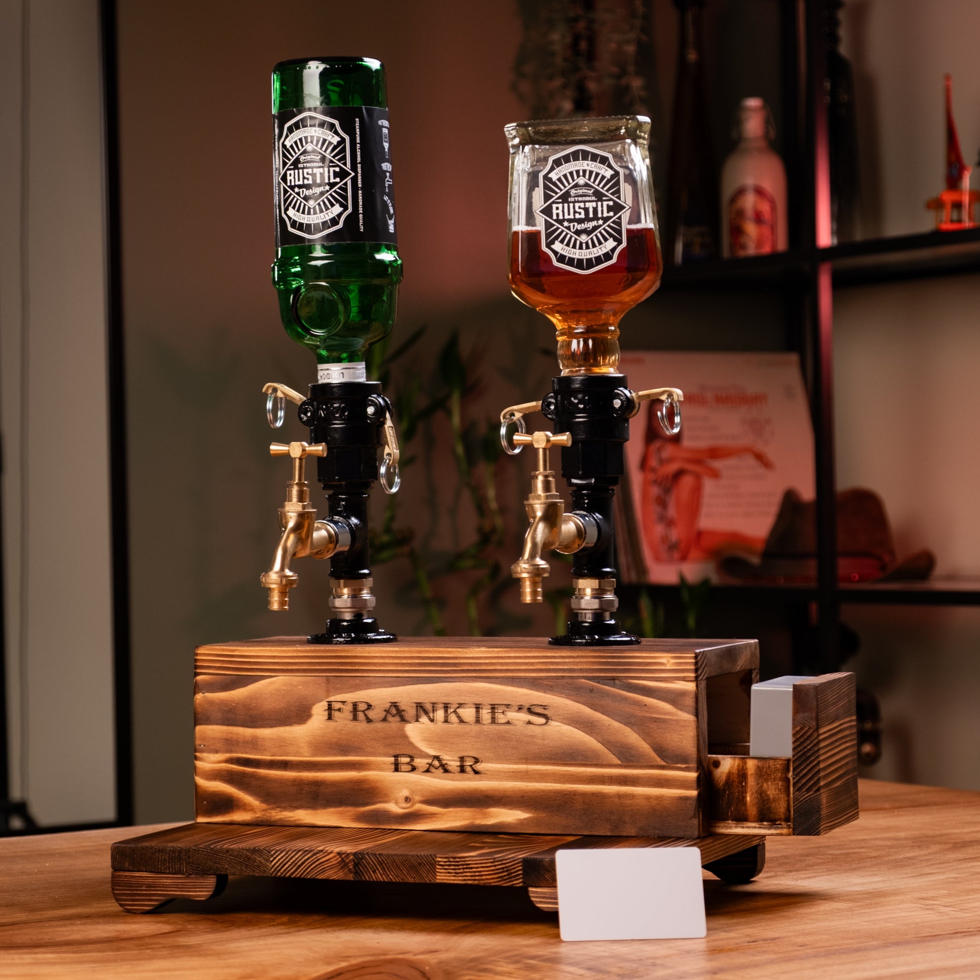 Çift musluklu, gizli çekmeceli kilitli içki çeşmesi – önden görünüm