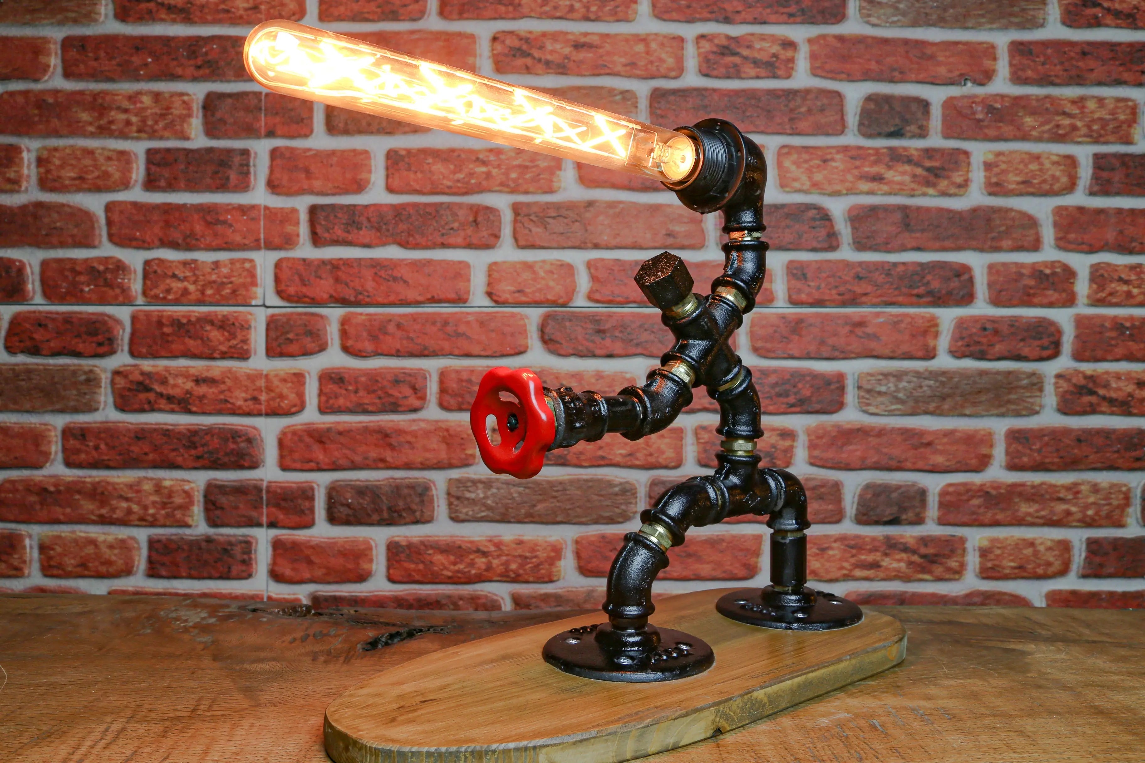 DEMİR ADAM. Gece Lambası