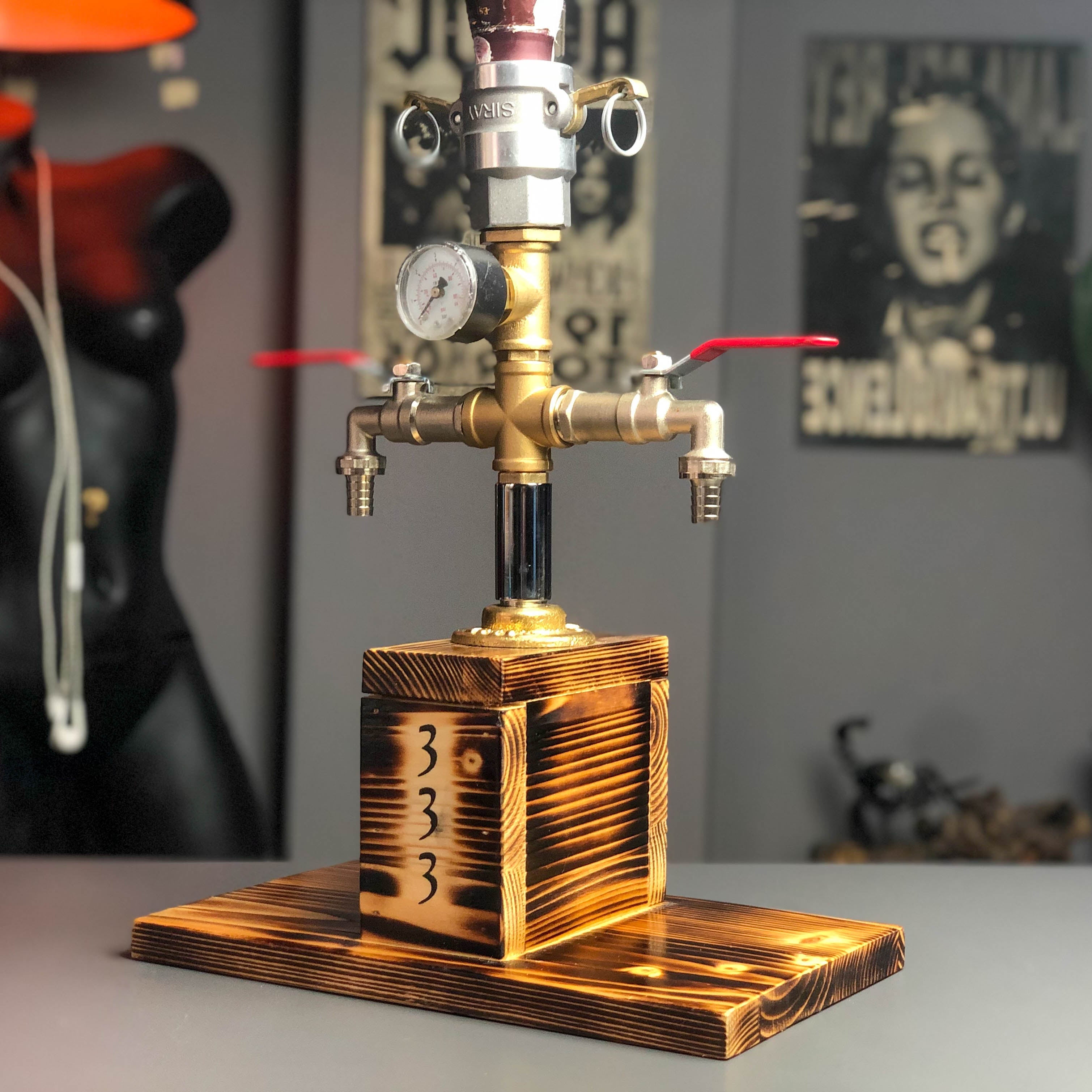 333. Kişiye Özel Ahşap İçki Çeşmesi