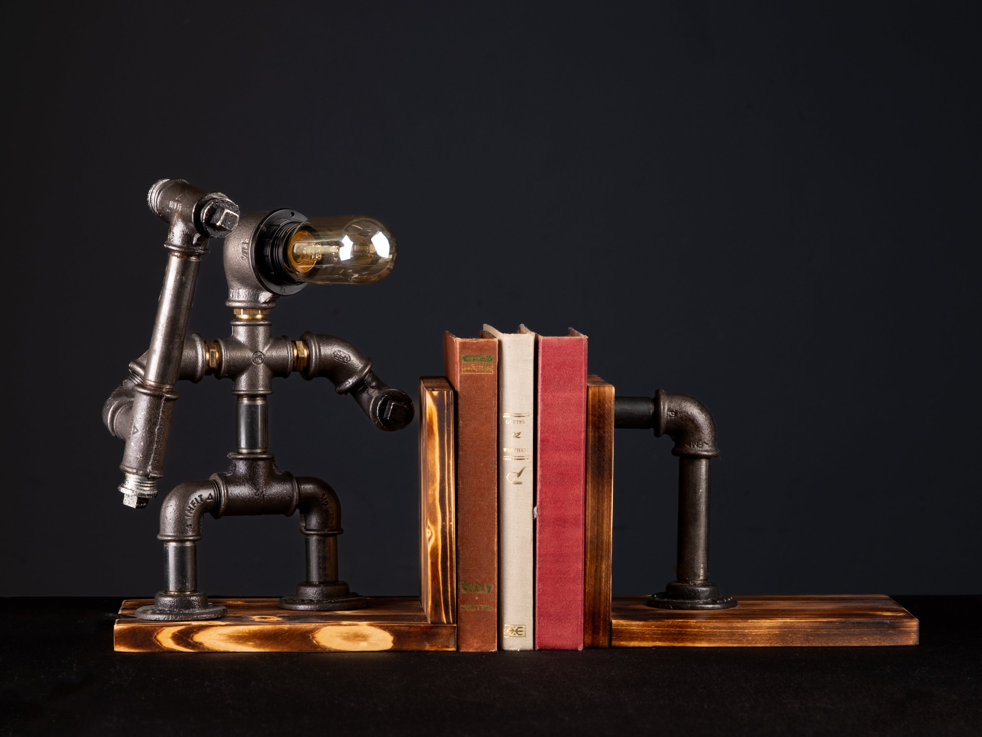 KİTAP BEKÇİSİ. Gece Lambası