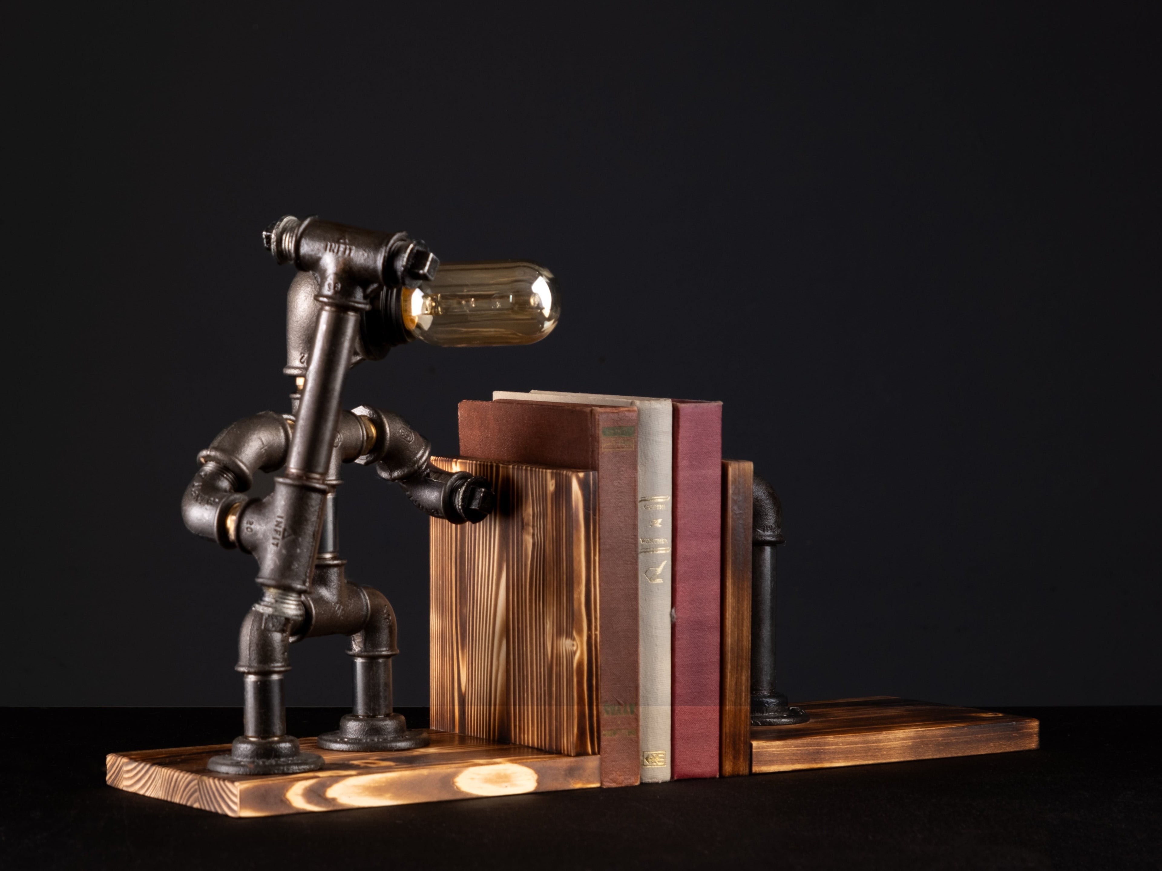 KİTAP BEKÇİSİ. Gece Lambası