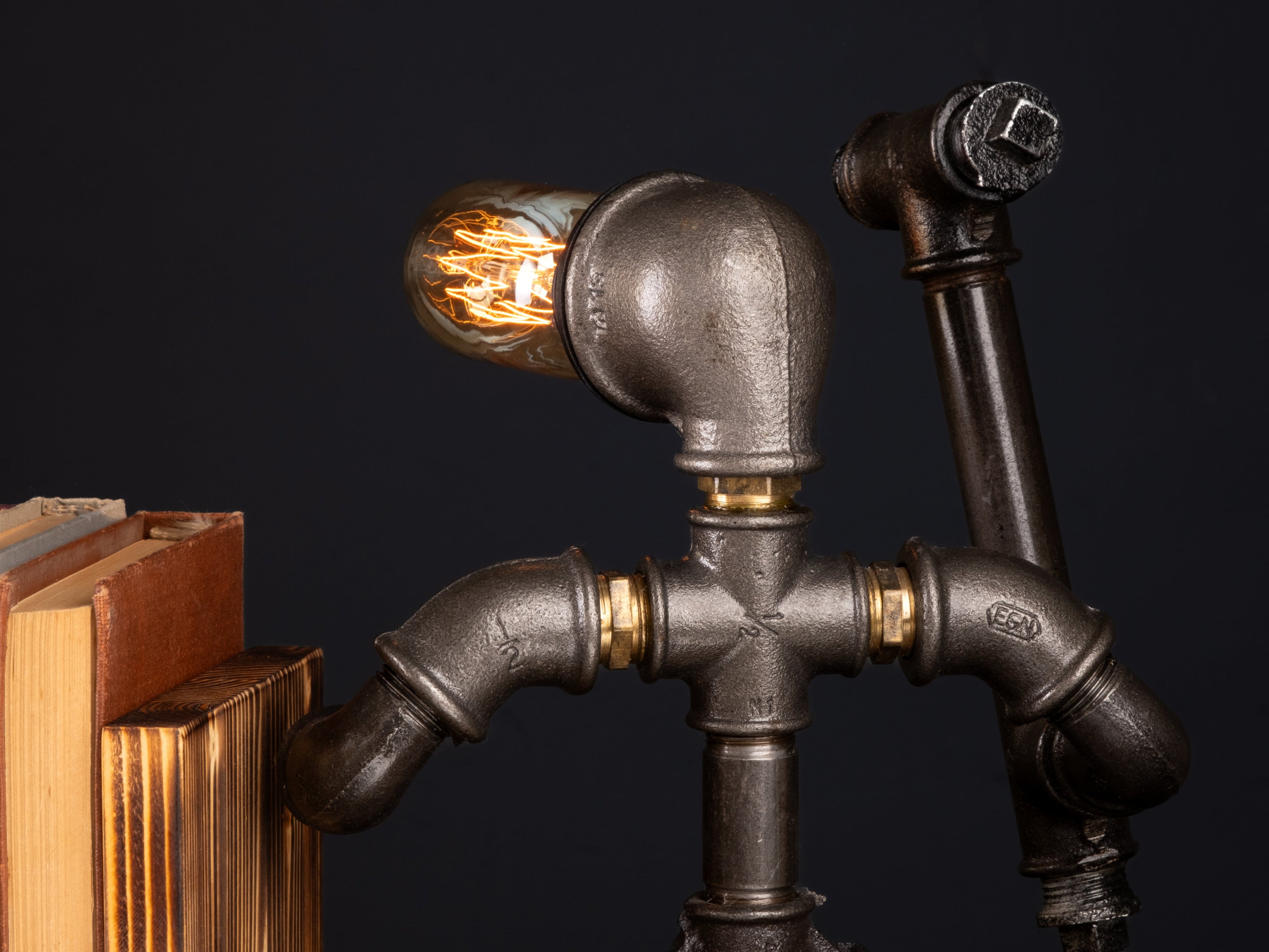 KİTAP BEKÇİSİ. Gece Lambası