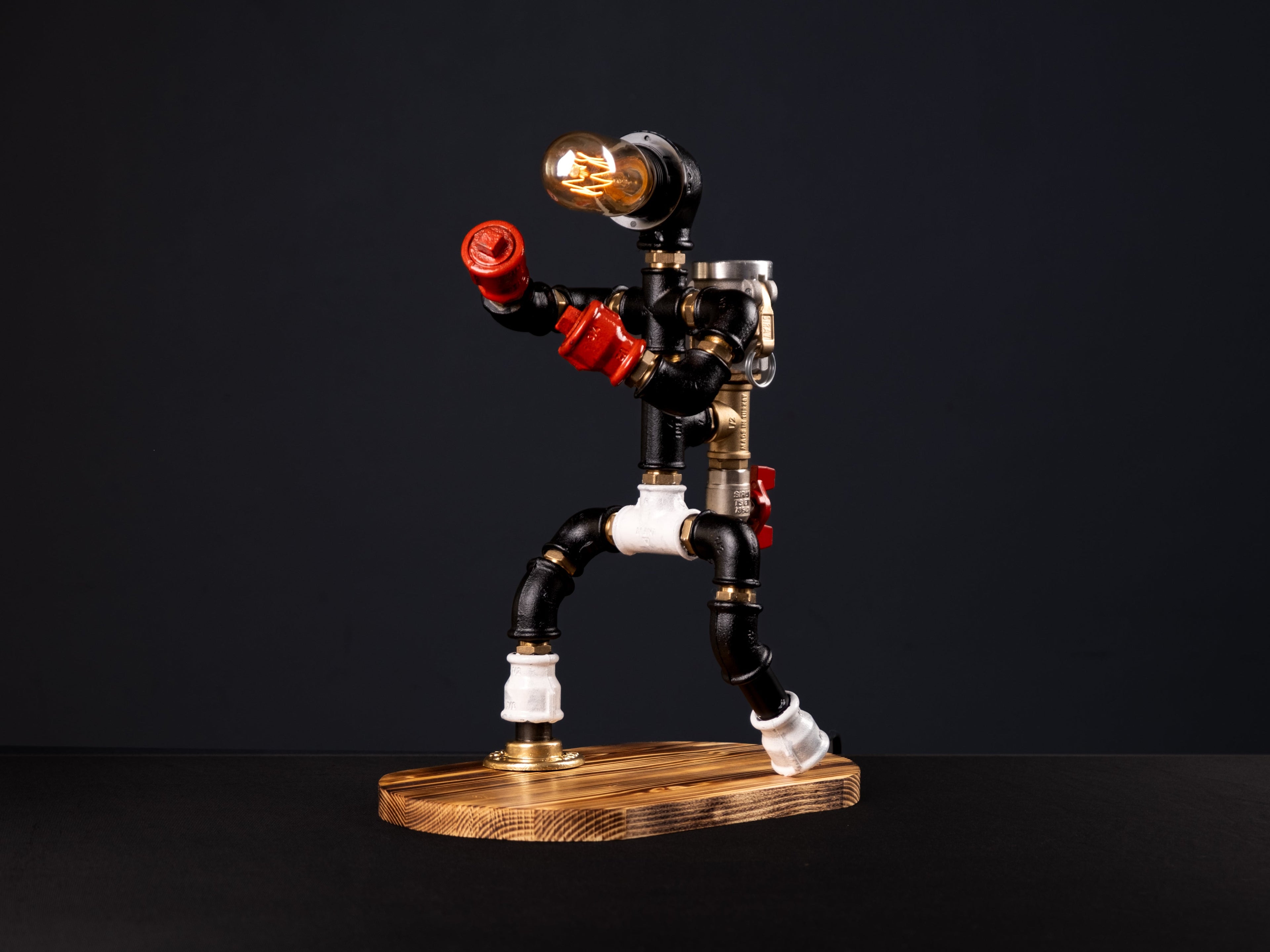 MUHAMMED ALİ. Lampenser İçki Çeşmesi