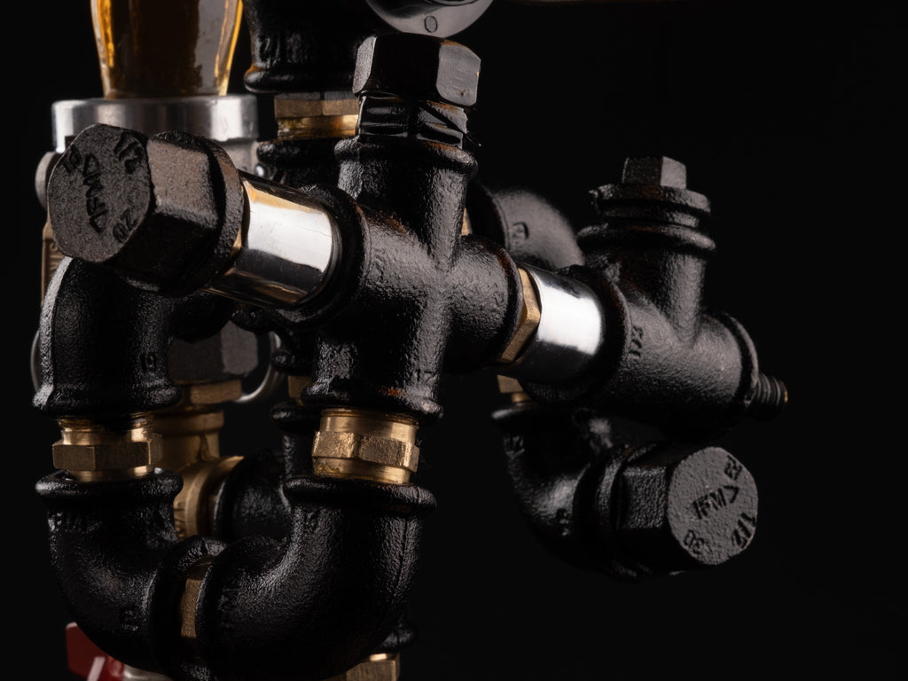 POLİS. Lampenser İçki Çeşmesi