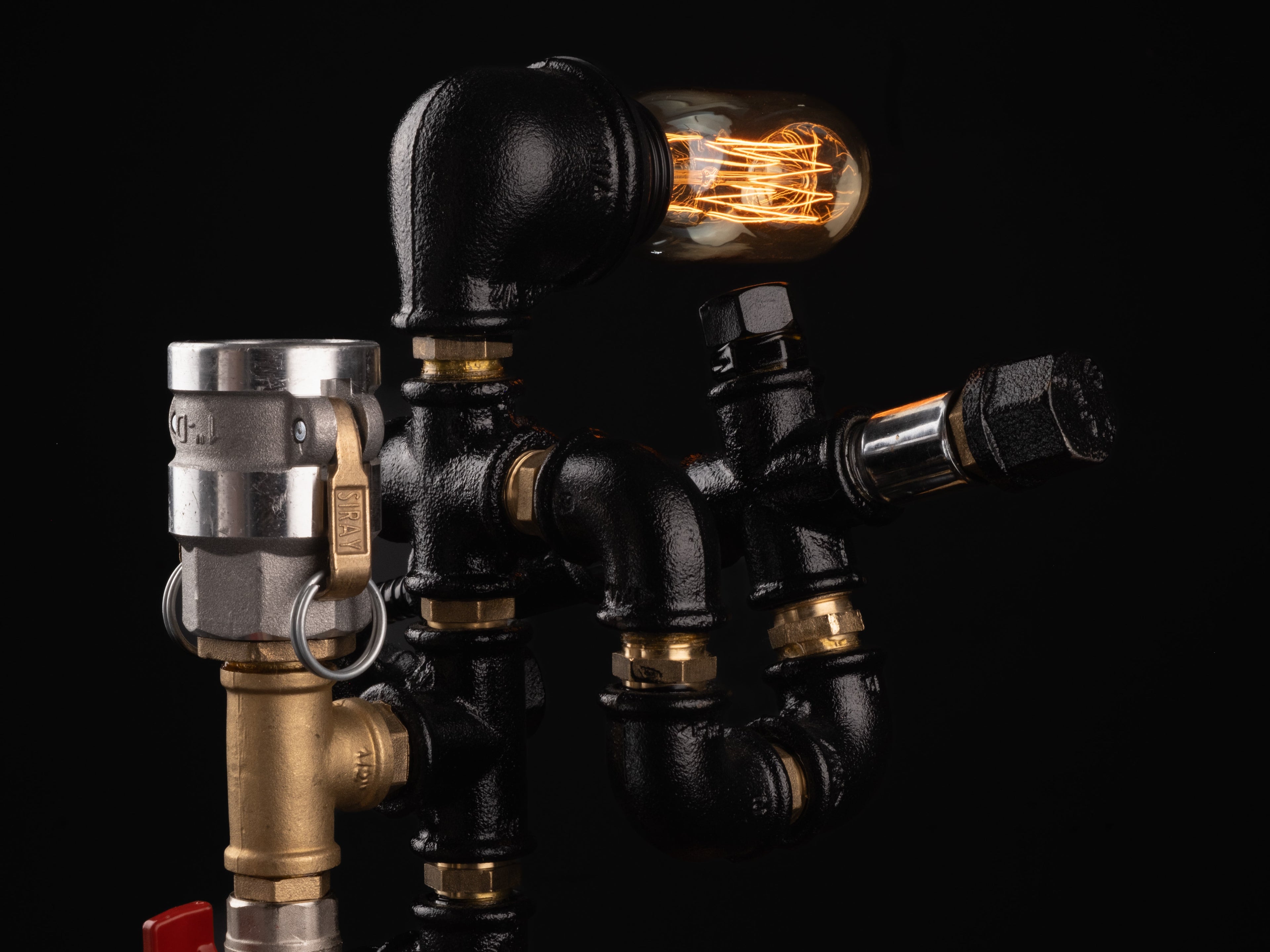 POLİS. Lampenser İçki Çeşmesi