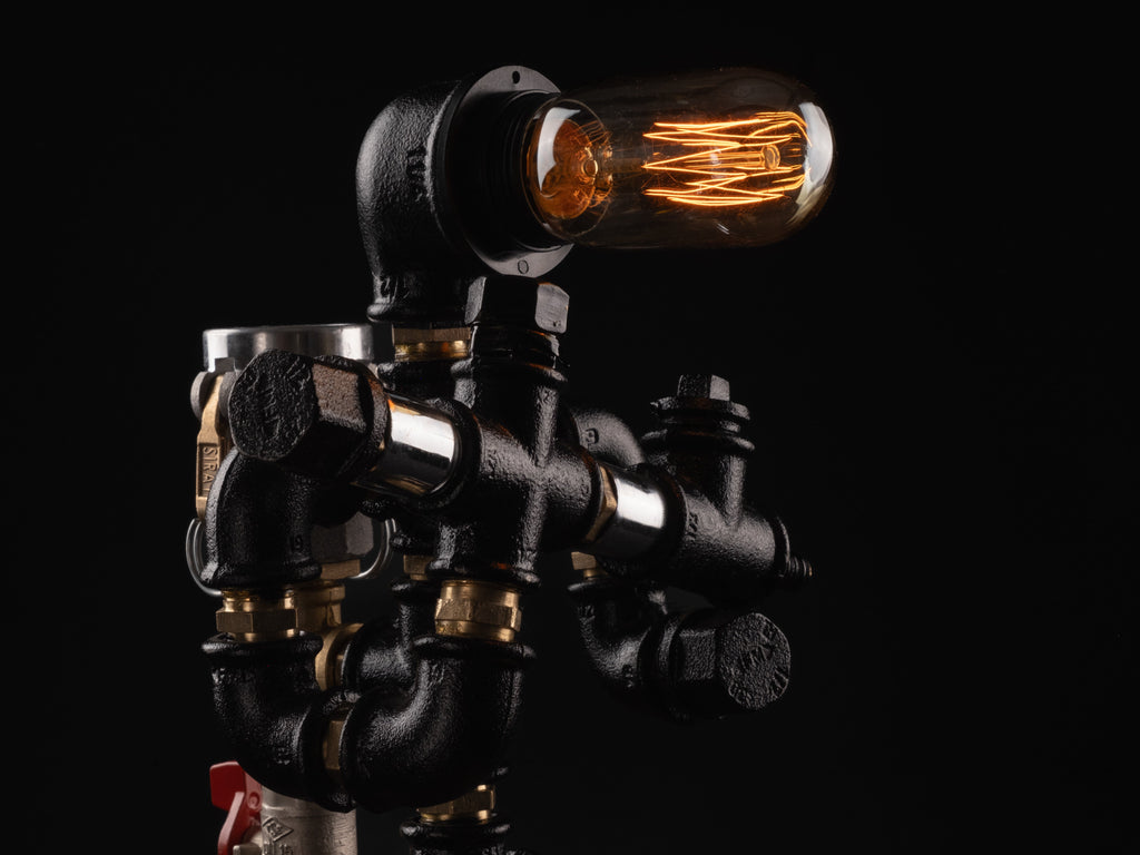 POLİS. Lampenser İçki Çeşmesi