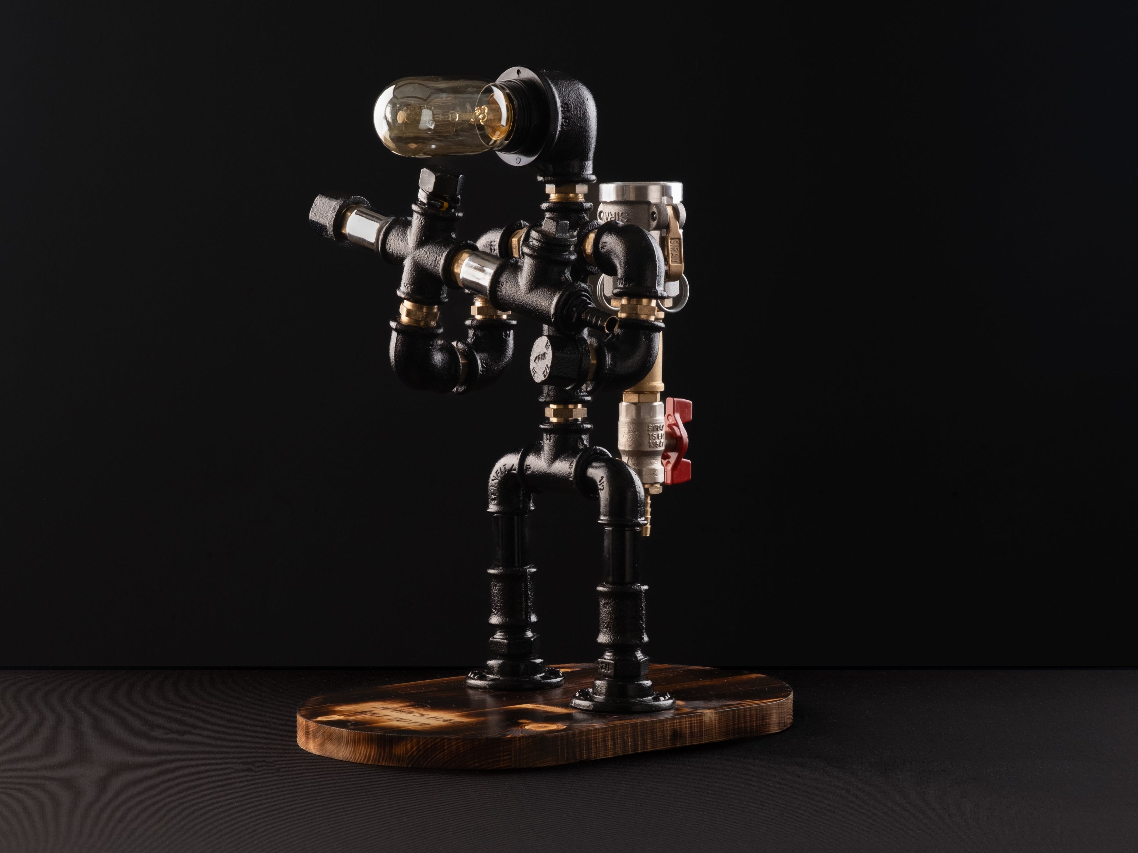 POLİS. Lampenser İçki Çeşmesi