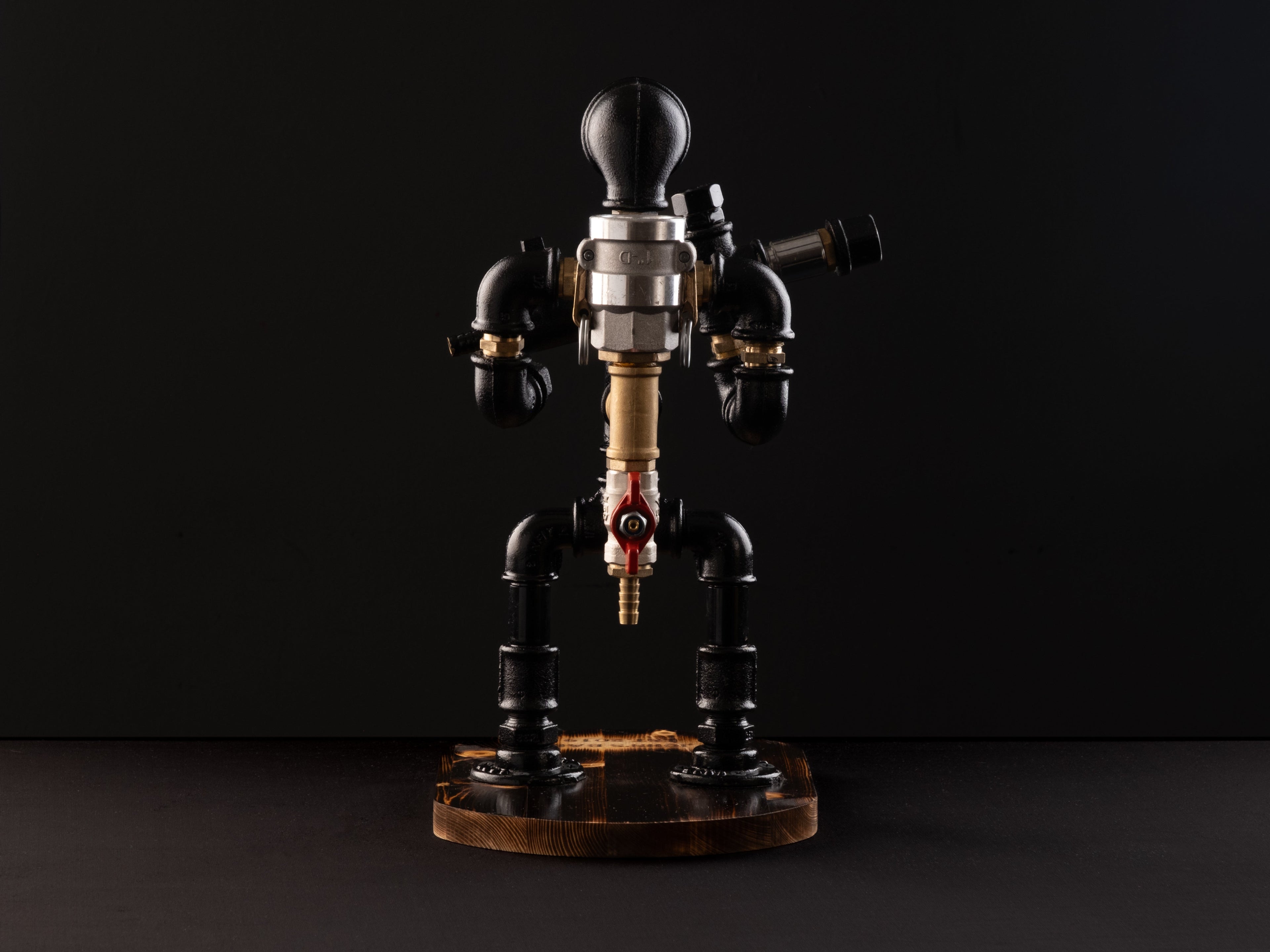 POLİS. Lampenser İçki Çeşmesi