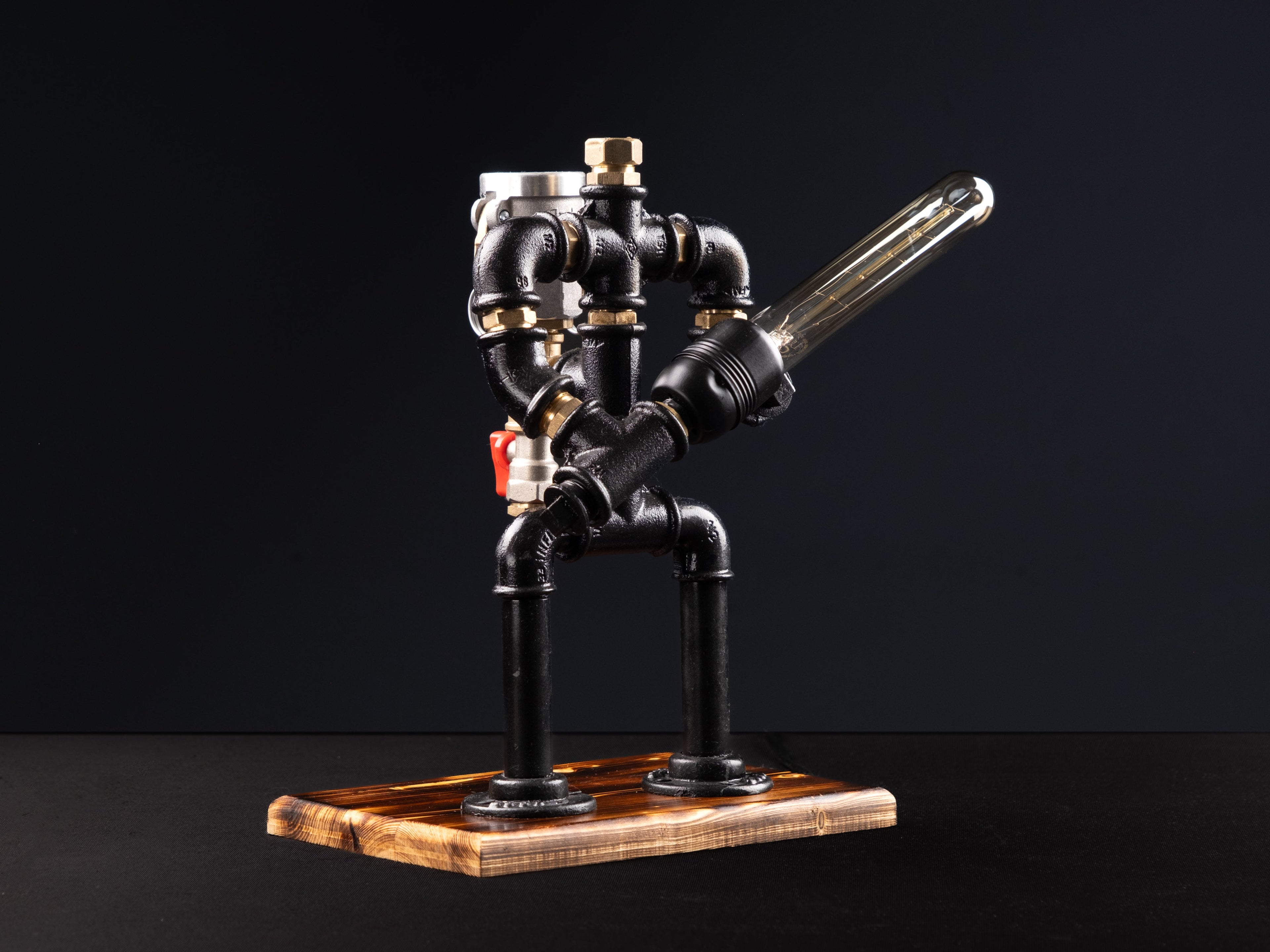 YILDIZ KATİLİ. Lampenser İçki Çeşmesi