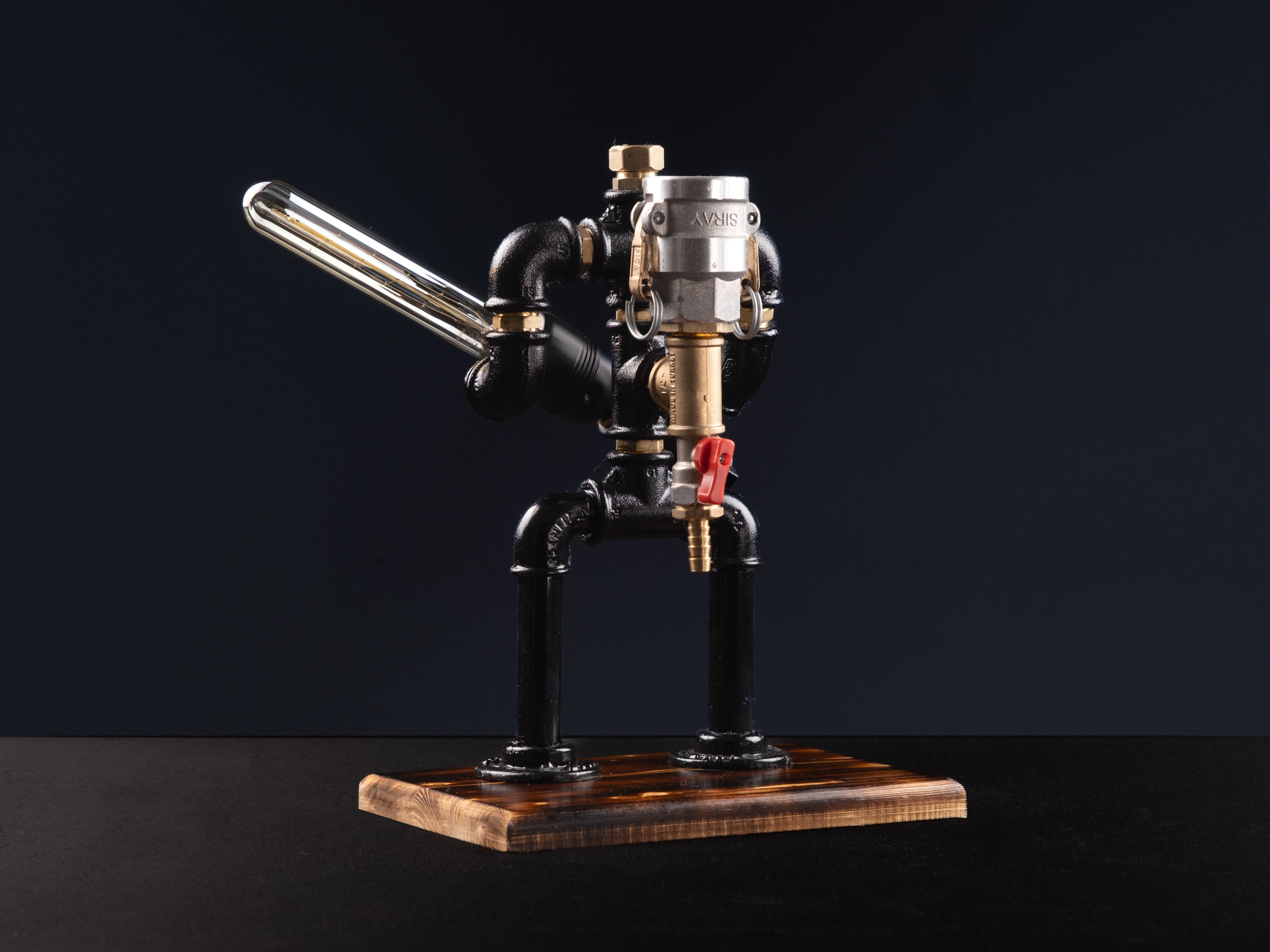 YILDIZ KATİLİ. Lampenser İçki Çeşmesi